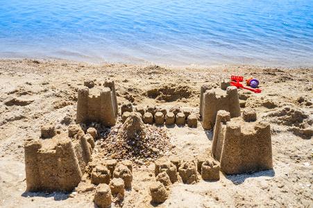 沙滩城堡游戏攻略（沙滩城堡简单图片）